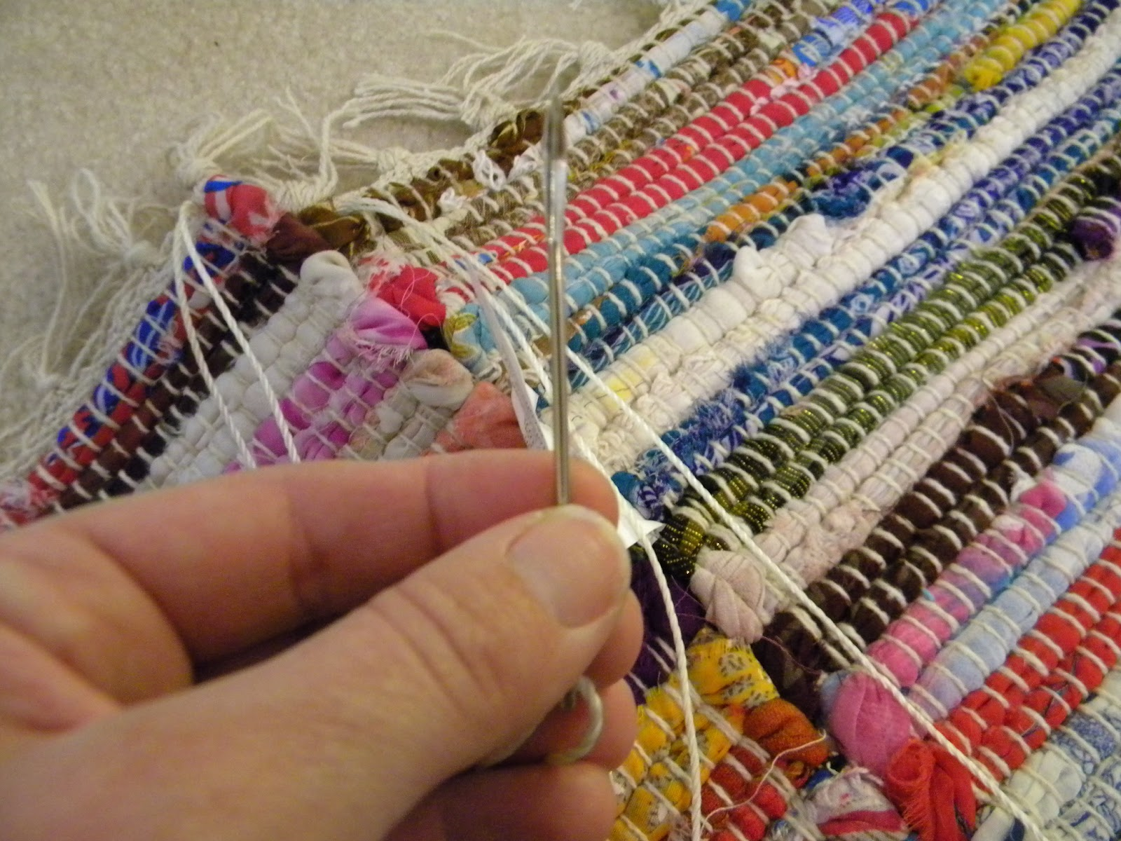 Pixeleyes Design How To Weave Rag Rugs On A Loom