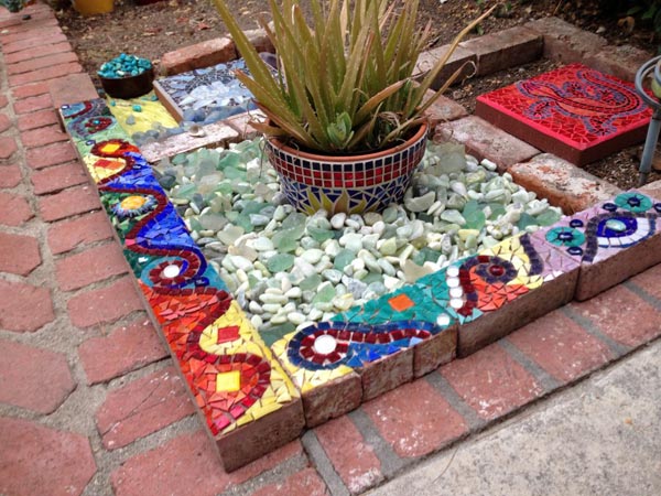 Charming and Simple DIY Mosaic Projects for Your Garden