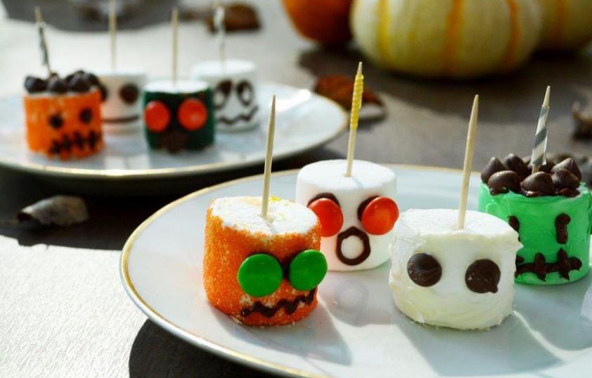 25 Spooky Snacks to Haunt Your Halloween Party